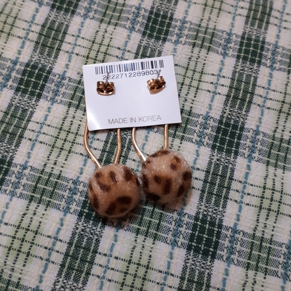 Piercing - Picture 3 of 3